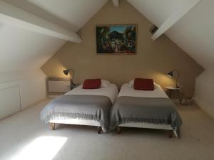 Posteľ alebo postele v izbe v ubytovaní Anjou Golf and Country Club