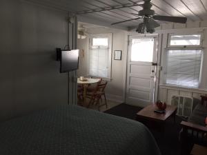 TV/Unterhaltungsangebot in der Unterkunft Catalina Island Seacrest Inn