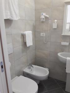 A bathroom at Hotel Imperiale