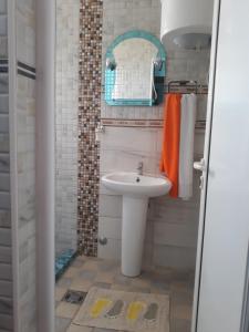 Phòng tắm tại Apartments Aza +132 ảnh