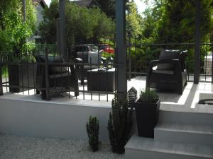 A garden outside Levendula Nyaraló