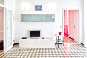 TV tai viihdekeskus majoituspaikassa Via Dante Vacanze - Levanto