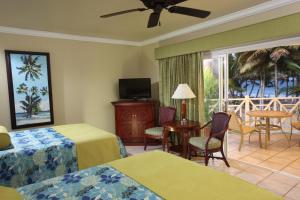 Gallery image of Magdalena Grand Beach & Golf Resort in Lowlands +18 photos