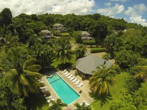Bazén v ubytování Plantation Beach Villas nebo v jeho okolí