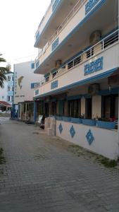 Budova, kde se aparthotel nachází