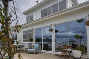 Gallery image of The Ultimate Beach House in Kingston Beach