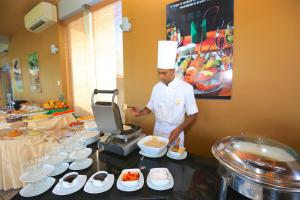 Makanan di atau berdekatan resort