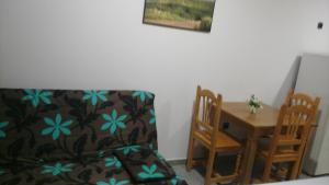 A seating area at Hotel Albanta