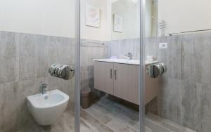 A bathroom at Il Lavandeto - farmhouse in the city