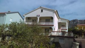 Edifici on està situat l'hostal o pensió