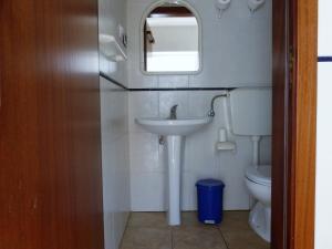 Bilik mandi di Lucas House 1 +63 gambar