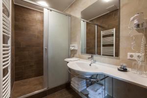 Gallery image of H&ocirc;tel - Restaurant " Victor Hugo" in Vianden