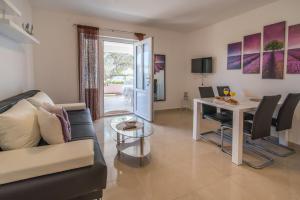 TV i/ili zabavni centar u objektu Apartments Braut Krk