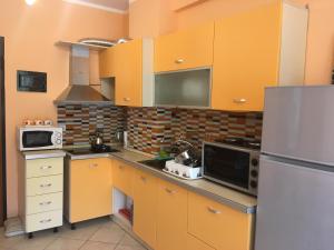 Nhà bếp/bếp nhỏ tại Sun & Sea Apartment