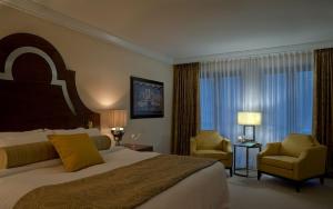 Katil atau katil-katil dalam bilik di L'Hermitage Hotel