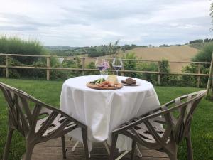 Сад в Resort Il Gallo Senone
