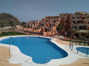 Bazén v ubytovaní Tirreno Vacances alebo v jeho blízkosti