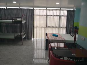 Postel nebo postele na pokoji v ubytování Kristal Inn Hotel UITM Shah Alam