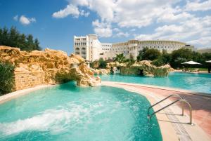 Bazén v ubytování Medina Solaria And Thalasso nebo v jeho okolí