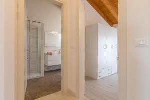 A bathroom at Cimadolmo Prosecco And History