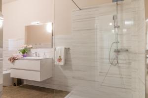 A bathroom at Cimadolmo Prosecco And History
