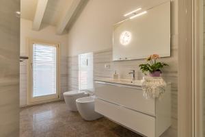 A bathroom at Cimadolmo Prosecco And History