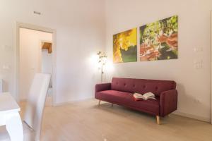 A seating area at Cimadolmo Prosecco And History