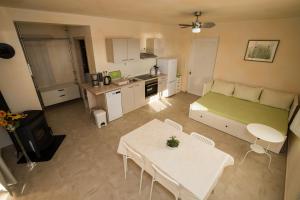 Φωτογραφία από το άλμπουμ του Apartments Rab-Strandnähe-Meerblick σε Barbat na Rabu