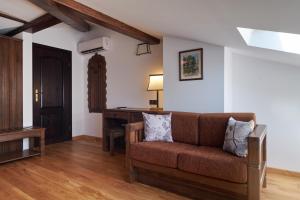 Posezení v ubytování Villa Arbanashki Han