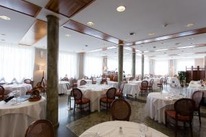 Restaurace v ubytování Air Palace Hotel