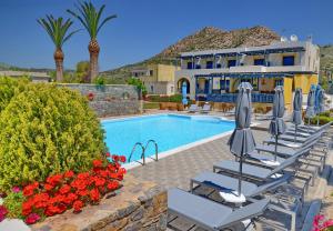 Бассейн в Emporios Bay Hotel Chios или поблизости