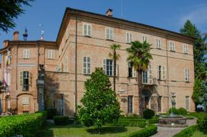 Foto da galeria de Casa dei Ciliegi Castell'Alfero em CastellʼAlfero