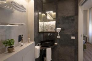 A bathroom at B&B In Centro Palermo