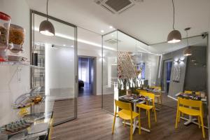 A kitchen or kitchenette at B&B In Centro Palermo