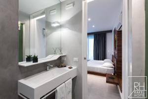 A bathroom at B&B Rakel Home