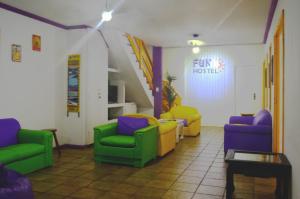 A seating area at Cabo Frio Fun Hostel