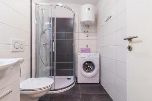 Koupelna v ubytování Apartment Taja + 37 fotografií