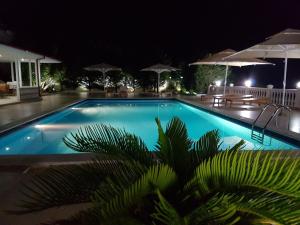 Bazén v ubytování Hotel Relax Dhermi nebo v jeho okolí