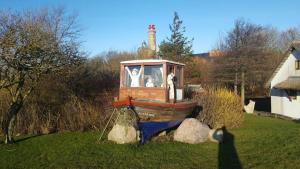Ein Garten an der Unterkunft Ferienwohnung Urte in Putgarten , Kap Arkona Rügen