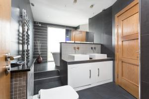 Nhà bếp/bếp nhỏ tại Grianan View House