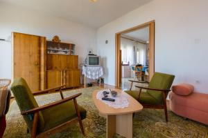 Χώρος καθιστικού στο Apartman Ivka