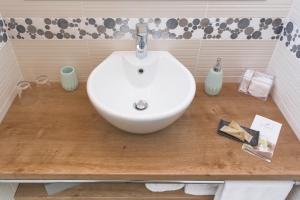 Et badeværelse på A l'Ombre des Pins + 22 billeder