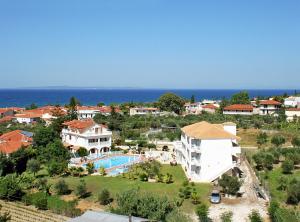 Et luftfoto af Elea Hotel Apartments and Villas