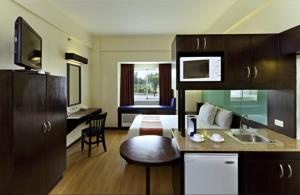 Kuchyň nebo kuchyňský kout v ubytování Microtel by Wyndham Batangas