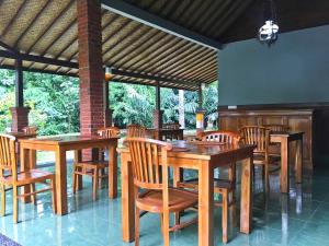 Wana Ukir Ubud tesisinde bir restoran veya yemek mekanı