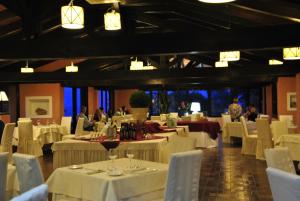 Restaurace v ubytování Resort Le Picchiaie + 37 fotografií