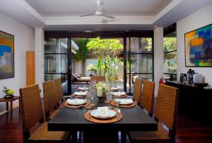 
A restaurant or other place to eat at Temple Hill Residence Villa
