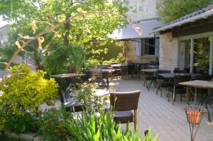 Zahrada ubytování Logis Auberge De Tavel