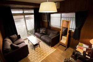 Гостиная зона в Jizo House