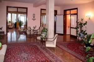 Posezení v ubytování Hotel Mediterranée